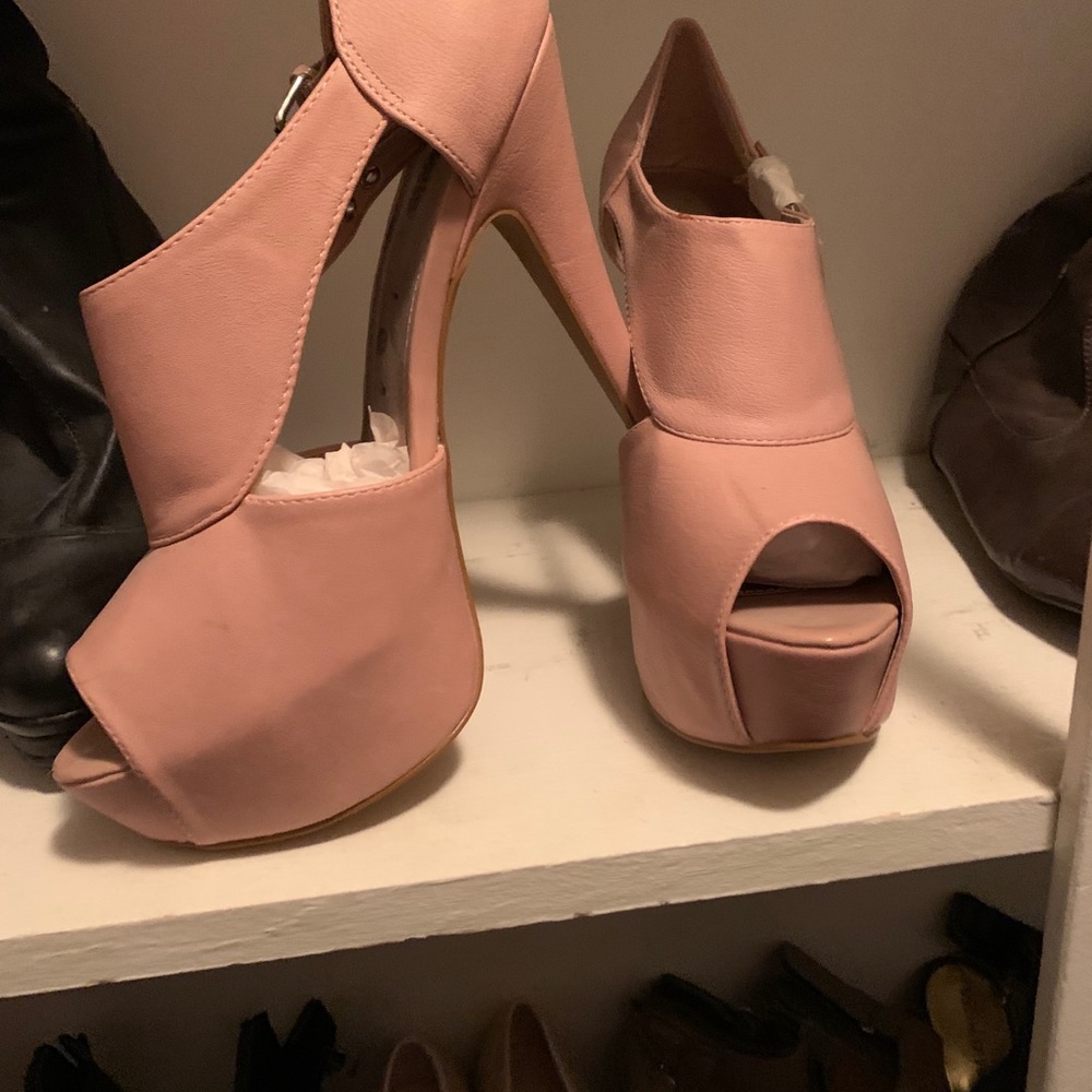 Women’s shoes